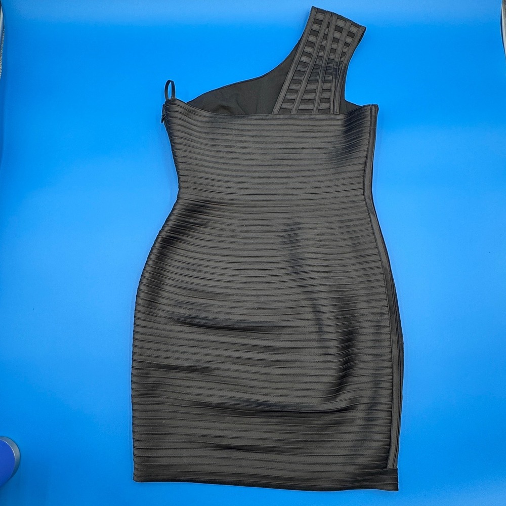 BCBGMAXAZRIA Black One Shoulder Ribbed Bodycon Bandage Cocktail Dress Size 6 - Picture 2 of 6